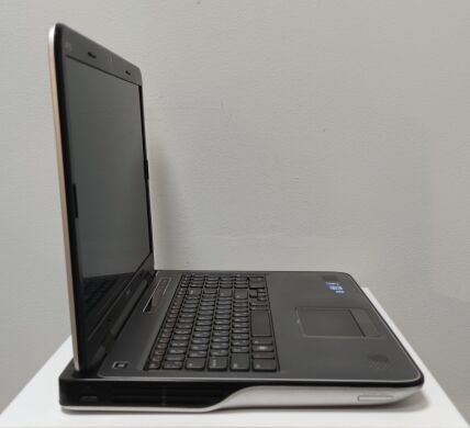 Ноутбук Dell XPS L702X / 17.3" (1920x1080) IPS LED / Intel Core i5-2520M (2 (4) ядра по 2.5 - 3.2 GHz) / 8 GB DDR3 / 240 GB SSD / nVidia GeForce GT 550M, 1 GB DDR3, 128-bit / WebCam / DVD-RW / eSATA / DP / HDMI