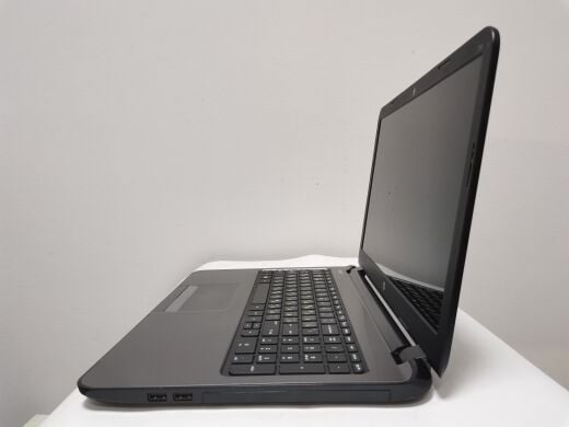 Ноутбук HP 250 G3 / 15.6" (1366x768) TN / Intel Core i3-4005U (2 (4) ядра по 1.7 GHz) / 4 GB DDR3 / 120 GB SSD / WebCam Ноутбук HP 250 G3 / 15.6" (1366x768) TN / Intel Core i3-4005U (2 (4) ядра по 1.7 GHz) / 4 GB DDR3 / 120 GB SSD / WebCam