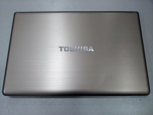 Toshiba Satellite P875-S7200 / 17" (1600x900) TN / Intel Core i5-3210M (2 (4) ядра по 2.5 - 3.1 GHz) / 8 GB DDR3 / 240 GB SSD / WebCam / DVD-RW