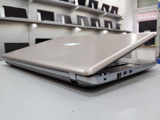 Toshiba Satellite P875-S7200 / 17" (1600x900) TN / Intel Core i5-3210M (2 (4) ядра по 2.5 - 3.1 GHz) / 8 GB DDR3 / 240 GB SSD / WebCam / DVD-RW