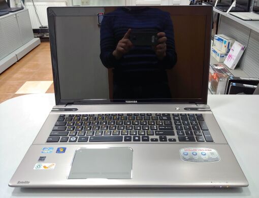 Toshiba Satellite P875-S7200 / 17" (1600x900) TN / Intel Core i5-3210M (2 (4) ядра по 2.5 - 3.1 GHz) / 8 GB DDR3 / 240 GB SSD / WebCam / DVD-RW