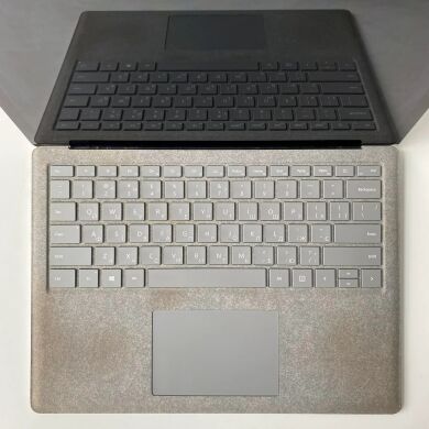 Ультрабук Б-клас Microsoft Surface Laptop / 13.5" (2256x1504) IPS Touch / Intel Core i5-7300U (2 (4) ядра по 2.6 - 3.5 GHz) / 8 GB DDR3 / 128 GB SSD M.2 / Intel HD Graphics 620 / WebCam + Бездротова мишка Ультрабук Б-клас Microsoft Surface Laptop / 13.5" (2256x1504) IPS Touch / Intel Core i5-7300U (2 (4) ядра по 2.6 - 3.5 GHz) / 8 GB DDR3 / 128 GB SSD M.2 / Intel HD Graphics 620 / WebCam + Бездротова мишка