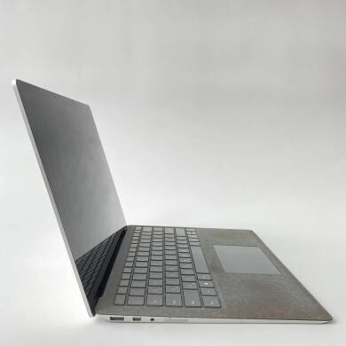 Ультрабук Б-клас Microsoft Surface Laptop / 13.5" (2256x1504) IPS Touch / Intel Core i5-7300U (2 (4) ядра по 2.6 - 3.5 GHz) / 8 GB DDR3 / 128 GB SSD M.2 / Intel HD Graphics 620 / WebCam + Бездротова мишка Ультрабук Б-клас Microsoft Surface Laptop / 13.5" (2256x1504) IPS Touch / Intel Core i5-7300U (2 (4) ядра по 2.6 - 3.5 GHz) / 8 GB DDR3 / 128 GB SSD M.2 / Intel HD Graphics 620 / WebCam + Бездротова мишка