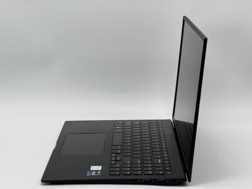 Ультрабук LG Gram 16Z90Q / 16" (2560x1600) IPS / Intel Core i7-1260P (12 (16) ядер по 3.4 - 4.7 GHz) / 16 GB DDR5 / 480 GB SSD / Intel Iris Xe Graphics / WebCam