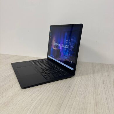 Ультрабук Microsoft Surface laptop 4 / 13.5" (2256x1504) IPS Touch / Intel Core i5-1145G7 (4 (8) ядра по 2.6 - 4.4 GHz) / 16 GB DDR4 / 256 GB SSD / Intel Iris Xe Graphics / WebCam