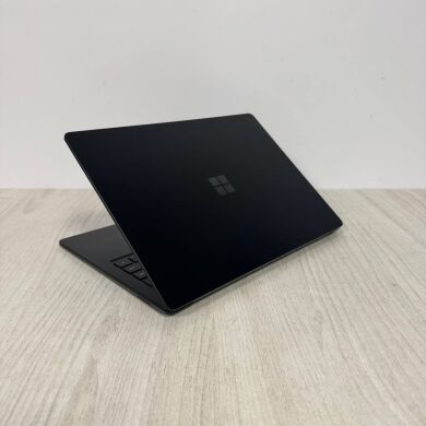 Ультрабук Microsoft Surface laptop 4 / 13.5" (2256x1504) IPS Touch / Intel Core i5-1145G7 (4 (8) ядра по 2.6 - 4.4 GHz) / 16 GB DDR4 / 256 GB SSD / Intel Iris Xe Graphics / WebCam
