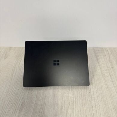 Ультрабук Microsoft Surface laptop 4 / 13.5" (2256x1504) IPS Touch / Intel Core i5-1145G7 (4 (8) ядра по 2.6 - 4.4 GHz) / 16 GB DDR4 / 256 GB SSD / Intel Iris Xe Graphics / WebCam