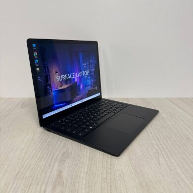 Ультрабук Microsoft Surface laptop 4 / 13.5" (2256x1504) IPS Touch / Intel Core i5-1145G7 (4 (8) ядра по 2.6 - 4.4 GHz) / 16 GB DDR4 / 256 GB SSD / Intel Iris Xe Graphics / WebCam