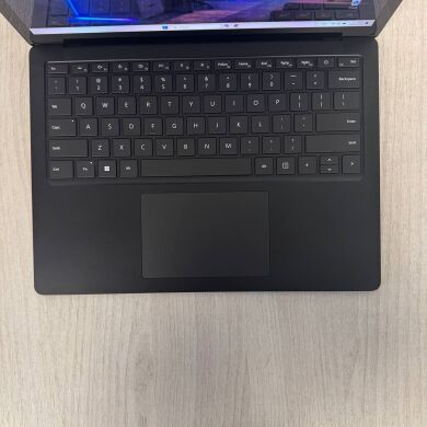 Ультрабук Microsoft Surface laptop 4 / 13.5" (2256x1504) IPS Touch / Intel Core i5-1145G7 (4 (8) ядра по 2.6 - 4.4 GHz) / 16 GB DDR4 / 256 GB SSD / Intel Iris Xe Graphics / WebCam