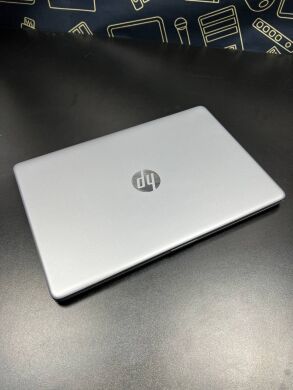 Игровой ноутбук HP 250 G8 / 15.6" (1920x1080) TN / Intel Core i5-1035G1 (4 (8) ядра по 1.0 - 3.6 GHz) / 8 GB DDR4 / 256 GB SSD / nVidia GeForce MX130, 2 GB GDDR5, 64-bit / WebCam 