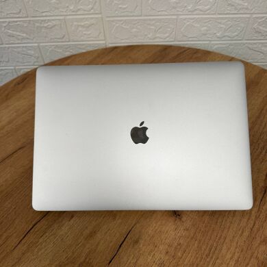 Ігровий ультрабук Apple MacBook Pro 16 2019 A2141 / 16" (3072x1920) IPS / Intel Core i9-9980HK (8 (16) ядер по 2.3 - 5.0 GHz) / 32 GB DDR4 / 1000 GB SSD / AMD Radeon Pro 5500M, 8 GB GDDR6, 128-bit / WebCam / MacOS