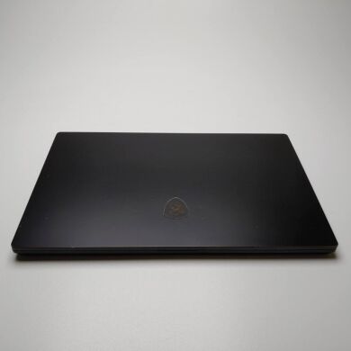 Ігровий ноутбук Б-клас MSI GS75 Stealth 9SG / 17.3" (1920x1080) IPS / Intel Core i9-9880H (8 (16) ядер по 2.3 - 4.8 GHz) / 32 GB DDR4 / 1000 GB SSD / nVidia GeForce RTX 2080 Max-Q, 8 GB GDDR6, 256-bit / WebCam / Win 10 Pro