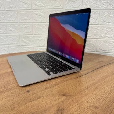 Ультрабук Apple MacBook Air 13 2020 A2337 / 13.3" (2560x1600) IPS / Apple M1 (8 ядер по 2.1 - 3.2 GHz) / 8 GB DDR3 / 256 GB SSD / Apple M1 Graphics / WebCam / MacOS Ультрабук Apple MacBook Air 13 2020 A2337 / 13.3" (2560x1600) IPS / Apple M1 (8 ядер по 2.1 - 3.2 GHz) / 8 GB DDR3 / 256 GB SSD / Apple M1 Graphics / WebCam / MacOS