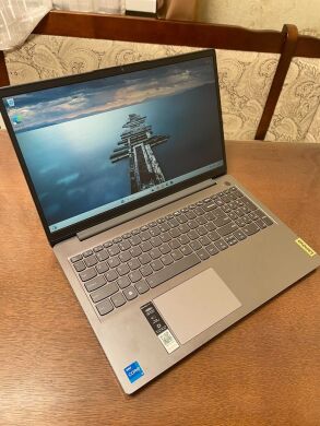 Ноутбук Lenovo IdeaPad 3 15IAU7 / 15.6" (1920x1080) IPS / Intel Core i5-1235U (10 (12) ядер по 3.3 - 4.4 GHz) / 16 GB DDR4 / 256 GB SSD / Intel Iris Xe Graphics / WebCam Ноутбук Lenovo IdeaPad 3 15IAU7 / 15.6" (1920x1080) IPS / Intel Core i5-1235U (10 (12) ядер по 3.3 - 4.4 GHz) / 16 GB DDR4 / 256 GB SSD / Intel Iris Xe Graphics / WebCam