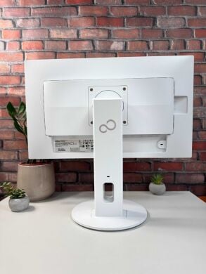 Монітор Fujitsu P24-9T / 24" (1920x1080) IPS / VGA, HDMI, DisplayPort, USB-Type-C, USB-Hub, Audio / Вбудовані колонки 2x 2W / VESA 100x100 Монітор Fujitsu P24-9T / 24" (1920x1080) IPS / VGA, HDMI, DisplayPort, USB-Type-C, USB-Hub, Audio / Вбудовані колонки 2x 2W / VESA 100x100