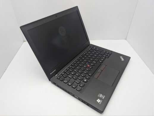 Нетбук Lenovo ThinkPad X250 / 12.5" (1366x768) TN / Intel Core i5-5200U (2 (4) ядра по 2.2 - 2.7 GHz) / 8 GB DDR3 / 180 GB SSD / Intel HD Graphics 5500 / WebCam
