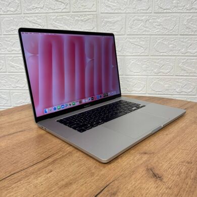 Ігровий ультрабук Apple MacBook Pro 16 2019 A2141 / 16" (3072x1920) IPS / Intel Core i9-9980HK (8 (16) ядер по 2.3 - 5.0 GHz) / 32 GB DDR4 / 1000 GB SSD / AMD Radeon Pro 5500M, 8 GB GDDR6, 128-bit / WebCam / MacOS