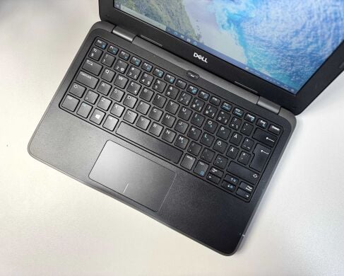 Нетбук Dell Latitude 3190 / 11.6" (1366x768) TN / Intel Pentium Silver N5000 (4 ядра по 1.1 - 2.7 GHz) / 4 GB DDR4 / 128 GB SSD / Intel UHD Graphics 605 / WebCam Нетбук Dell Latitude 3190 / 11.6" (1366x768) TN / Intel Pentium Silver N5000 (4 ядра по 1.1 - 2.7 GHz) / 4 GB DDR4 / 128 GB SSD / Intel UHD Graphics 605 / WebCam