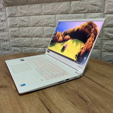 Ігровий ультрабук Б-клас Acer ConceptD CM515-51 / 15.6" (3840x2160) IPS / Intel Core i7-8705G (4 (8) ядра по 3.1 - 4.1 GHz) / 16 GB DDR4 / 512 GB SSD / AMD Radeon RX Vega M GL, 4 GB HBM2, 1024-bit / WebCam