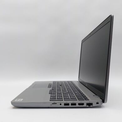 Ноутбук Dell Latitude 5511 / 15.6" (1366x768) TN / Intel Core i7-10850H (6 (12) ядер по 2.7 - 5.1 GHz) / 16 GB DDR4 / 256 GB SSD / nVidia GeForce MX250, 2 GB GDDR5, 64-bit / WebCam Ноутбук Dell Latitude 5511 / 15.6" (1366x768) TN / Intel Core i7-10850H (6 (12) ядер по 2.7 - 5.1 GHz) / 16 GB DDR4 / 256 GB SSD / nVidia GeForce MX250, 2 GB GDDR5, 64-bit / WebCam