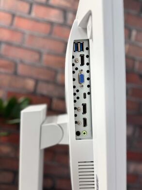 Монітор Fujitsu P24-9T / 24" (1920x1080) IPS / VGA, HDMI, DisplayPort, USB-Type-C, USB-Hub, Audio / Вбудовані колонки 2x 2W / VESA 100x100 Монітор Fujitsu P24-9T / 24" (1920x1080) IPS / VGA, HDMI, DisplayPort, USB-Type-C, USB-Hub, Audio / Вбудовані колонки 2x 2W / VESA 100x100