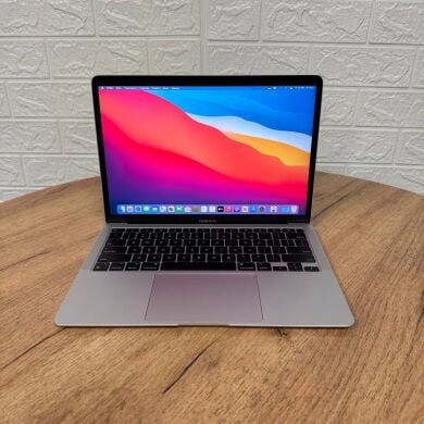 Ультрабук Apple MacBook Air 13 2020 A2337 / 13.3" (2560x1600) IPS / Apple M1 (8 ядер по 2.1 - 3.2 GHz) / 8 GB DDR3 / 256 GB SSD / Apple M1 Graphics / WebCam / MacOS Ультрабук Apple MacBook Air 13 2020 A2337 / 13.3" (2560x1600) IPS / Apple M1 (8 ядер по 2.1 - 3.2 GHz) / 8 GB DDR3 / 256 GB SSD / Apple M1 Graphics / WebCam / MacOS