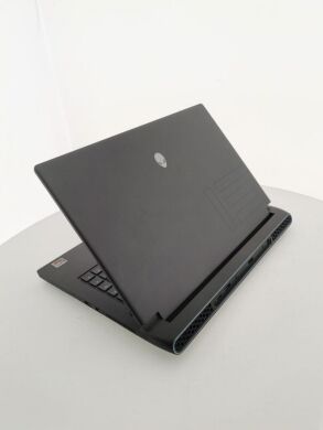 Игровой ноутбук Dell Alienware M15 R7 P109F / 15.6" (1920x1080) IPS / AMD Ryzen 7 5800H (8 (16) ядер по 3.2 - 4.4&nbsp;GHz) / 16 GB DDR4 / 256 GB SSD + 1000 GB HDD / nVidia GeForce RTX 3060, 6 GB GDDR6, 192-bit / WebCam / Win 10 Pro