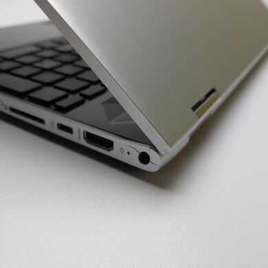 Ноутбук-трансформер Б-клас HP Pavilion x360 15-cr0052od / 15.6" (1920x1080) IPS Touch / Intel Core i7-8550U (4 (8) ядра по 1.8 - 4.0 GHz) / 8 GB DDR4 / 256 GB SSD / Intel UHD Graphics 620 / WebCam / Win 10 Home