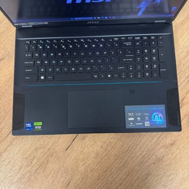 Игровой ноутбук Б-класс MSI Stealth 18 AI Studio A1VHG / 18" (3840x2400) IPS / Intel Core Ultra 9 185H (16 (22) ядер по 1.8 - 5.1 GHz) / 32 GB DDR5 / 1000 GB SSD / nVidia GeForce RTX 4080, 12 GB GDDR6, 192-bit / WebCam Игровой ноутбук Б-класс MSI Stealth 18 AI Studio A1VHG / 18" (3840x2400) IPS / Intel Core Ultra 9 185H (16 (22) ядер по 1.8 - 5.1 GHz) / 32 GB DDR5 / 1000 GB SSD / nVidia GeForce RTX 4080, 12 GB GDDR6, 192-bit / WebCam