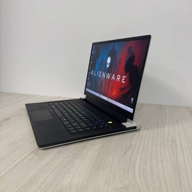 Ігровий ноутбук Б-клас Dell Alienware X15 R1 White / 15.6" (1920x1080) IPS / Intel Core i7-11800H (8 (16) ядер по 2.3 - 4.6 GHz) / 16 GB DDR4 / 512 GB SSD NVMe / nVidia GeForce RTX 3070, 8 GB GDDR6, 256-bit / WebCam