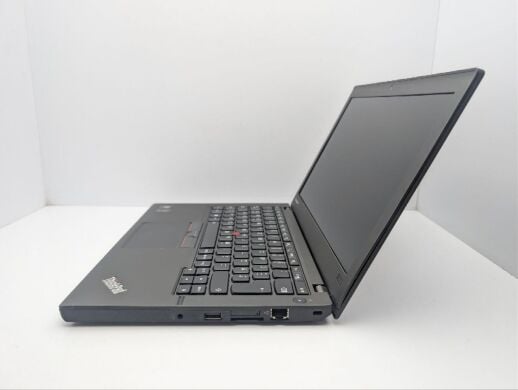 Нетбук Lenovo ThinkPad X250 / 12.5" (1366x768) TN / Intel Core i5-5200U (2 (4) ядра по 2.2 - 2.7 GHz) / 8 GB DDR3 / 180 GB SSD / Intel HD Graphics 5500 / WebCam