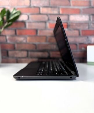 Нетбук Dell Latitude 3190 / 11.6" (1366x768) TN / Intel Pentium Silver N5000 (4 ядра по 1.1 - 2.7 GHz) / 4 GB DDR4 / 128 GB SSD / Intel UHD Graphics 605 / WebCam Нетбук Dell Latitude 3190 / 11.6" (1366x768) TN / Intel Pentium Silver N5000 (4 ядра по 1.1 - 2.7 GHz) / 4 GB DDR4 / 128 GB SSD / Intel UHD Graphics 605 / WebCam