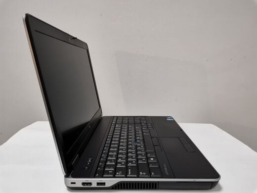 Ноутбук Dell Latitude E6540 / 15.6" (1920x1080) TN / Intel Core i5-4300M (2 (4) ядра по 2.6 - 3.3 GHz) / 8 GB DDR3 / 180 GB SSD /  WebCam / DVD-RW / USB 3.0 / HDMI