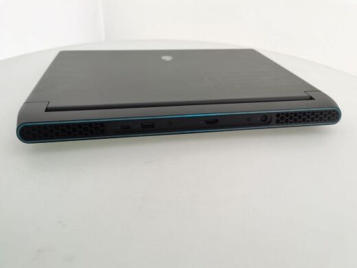Игровой ноутбук Dell Alienware M15 R7 P109F / 15.6" (1920x1080) IPS / AMD Ryzen 7 5800H (8 (16) ядер по 3.2 - 4.4&nbsp;GHz) / 16 GB DDR4 / 256 GB SSD + 1000 GB HDD / nVidia GeForce RTX 3060, 6 GB GDDR6, 192-bit / WebCam / Win 10 Pro
