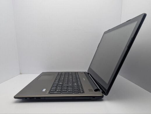 Ноутбук Medion E6239E / 15.6" (1366x768) TN Touch / Intel Pentium N3530 (4 ядра по 2.16 - 2.58 GHz) / 8 GB DDR3 / 120 GB SSD / Intel HD Graphics / WebCam / DVD-ROM