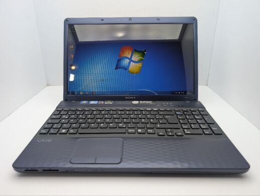 Ноутбук Sony VPC EH2M1E / 15.6" (1366x768) TN / Intel Core i3-2330M (2 (4) ядра по 2.2 GHz) / 6 GB DDR3 / 640 GB HDD / nVidia GeForce 410M, 1 GB GDDR3, 64-bit / WebCam / DVD-ROM