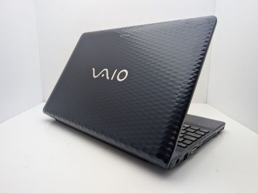Ноутбук Sony VPC EH2M1E / 15.6" (1366x768) TN / Intel Core i3-2330M (2 (4) ядра по 2.2 GHz) / 6 GB DDR3 / 640 GB HDD / nVidia GeForce 410M, 1 GB GDDR3, 64-bit / WebCam / DVD-ROM