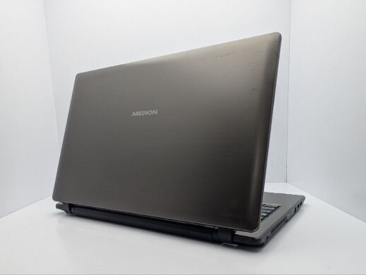 Ноутбук Medion E6239E / 15.6" (1366x768) TN Touch / Intel Pentium N3530 (4 ядра по 2.16 - 2.58 GHz) / 8 GB DDR3 / 120 GB SSD / Intel HD Graphics / WebCam / DVD-ROM