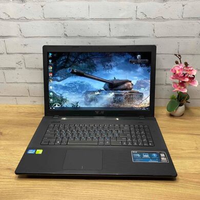 Ігровий ноутбук Asus X75V / 17" (1600x900) TN / Intel Core i3-3110M (2 (4) ядра по 2.4 GHz) / 8 GB DDR3 / 256 GB SSD / nVidia GeForce GT 720M, 2 GB DDR3, 64-bit / WebCam Ігровий ноутбук Asus X75V / 17" (1600x900) TN / Intel Core i3-3110M (2 (4) ядра по 2.4 GHz) / 8 GB DDR3 / 256 GB SSD / nVidia GeForce GT 720M, 2 GB DDR3, 64-bit / WebCam