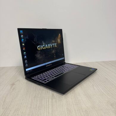 Игровой ноутбук Б-класс Gigabyte G6 KF / 16" (1920x1200) IPS / Intel Core i7-13620H (10 (16) ядер по 3.6 - 4.9 GHz) / 16 GB DDR4 / 512 GB SSD / nVidia GeForce RTX 4060, 8 GB GDDR6, 128-bit / WebCam