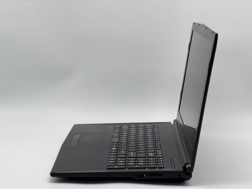 Ігровий ноутбук Б-клас MSI GL62M 7RD-1407US / 15.6" (1920x1080) IPS / Intel Core i7-7700HQ (4 (8) ядра по 2.8 - 3.8 GHz) / 16 GB DDR4 / 480 GB SSD / nVidia GeForce GTX 1050, 2 GB GDDR5, 128-bit / WebCam