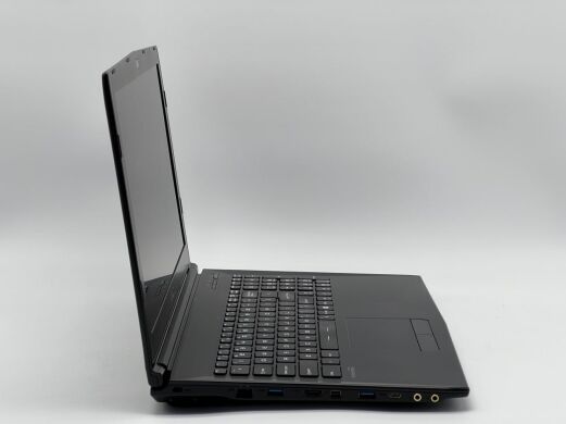 Ігровий ноутбук Б-клас MSI GL62M 7RD-1407US / 15.6" (1920x1080) IPS / Intel Core i7-7700HQ (4 (8) ядра по 2.8 - 3.8 GHz) / 16 GB DDR4 / 480 GB SSD / nVidia GeForce GTX 1050, 2 GB GDDR5, 128-bit / WebCam