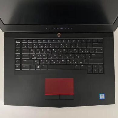 Игровой ноутбук Dell Alienware 15 R3 / 15.6" (1920x1080) IPS / Intel Core i7-7700HQ (4 (8) ядра по 2.8 - 3.8 GHz) / 16 GB DDR4 / 512 GB SSD / nVidia GeForce GTX 1070, 8 GB GDDR5, 256-bit / WebCam / HDMI Игровой ноутбук Dell Alienware 15 R3 / 15.6" (1920x1080) IPS / Intel Core i7-7700HQ (4 (8) ядра по 2.8 - 3.8 GHz) / 16 GB DDR4 / 512 GB SSD / nVidia GeForce GTX 1070, 8 GB GDDR5, 256-bit / WebCam / HDMI