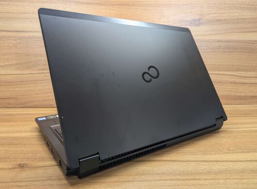 Мобільна робоча станція Б-клас Fujitsu Celsius H780 / 15.6" (1920x1080) IPS / Intel Core i7-8750H (6 (12) ядер по 2.2 - 4.1 GHz) / 32 GB DDR4 / 512 GB SSD / nVidia Quadro P600, 4 GB GDDR5, 128-bit / 4G / HDMI / Windows 10