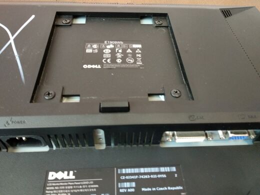 Монитор Б-класс Dell E1909Wb / 19" (1440x900) TN / VGA, DVI / VESA 100x100 