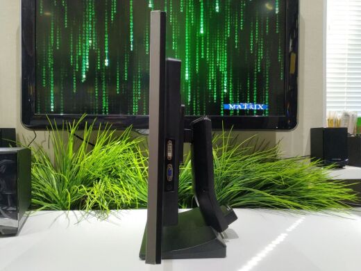 Монитор Samsung SyncMaster SA450 / 22" (1680x1050) TN / DVI, VGA / VESA 100x100 Монитор Samsung SyncMaster SA450 / 22" (1680x1050) TN / DVI, VGA / VESA 100x100