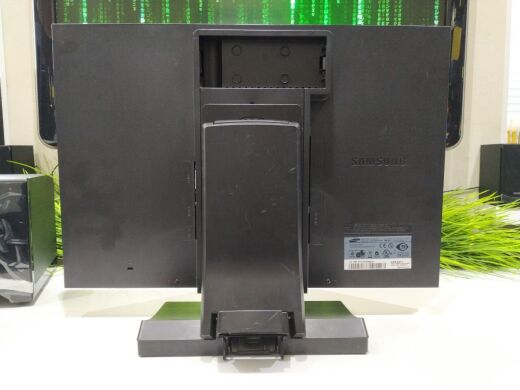 Монитор Samsung SyncMaster SA450 / 22" (1680x1050) TN / DVI, VGA / VESA 100x100 Монитор Samsung SyncMaster SA450 / 22" (1680x1050) TN / DVI, VGA / VESA 100x100