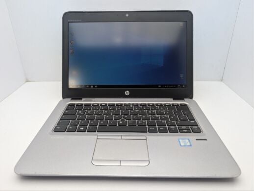 Нетбук HP EliteBook 820 G3 / 12.5" (1366x768) TN / Intel Core i5-6300U (2 (4) ядра по 2.4 - 3.0 GHz) / 8 GB DDR4 / 320 GB HDD / Intel HD Graphics 520 / WebCam