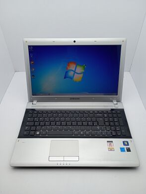 Ноутбук Samsung RV515 / 15.6" (1366x768) TN / AMD E-450 (2 ядра по 1.65 GHz) / 6 GB DDR3 / 120 GB SSD / AMD Radeon HD6320 / WebCam