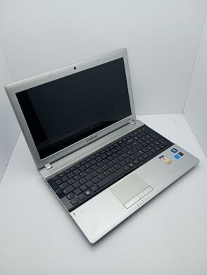 Ноутбук Samsung RV515 / 15.6" (1366x768) TN / AMD E-450 (2 ядра по 1.65 GHz) / 6 GB DDR3 / 120 GB SSD / AMD Radeon HD6320 / WebCam